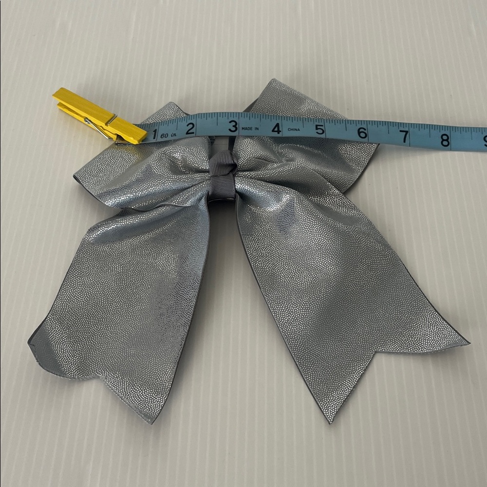 Varsity Cheer Bow - Picture 3 of 6